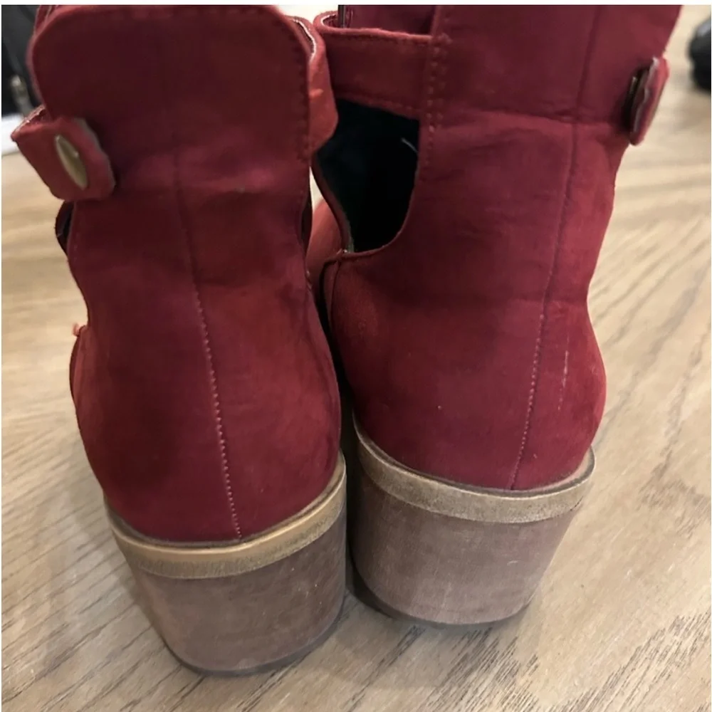 Women's burgundy booties with side snap size 6.5 - Picture 4 of 7